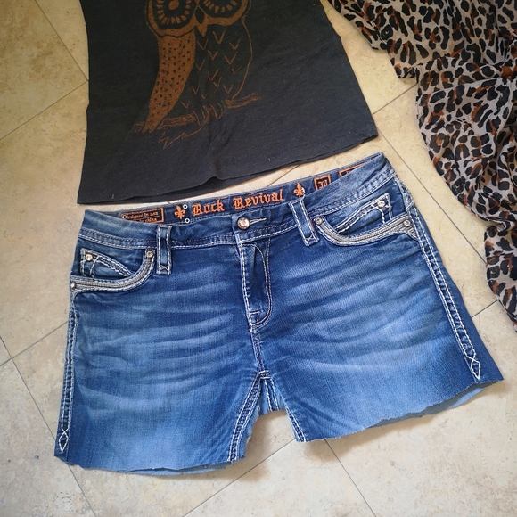 Rock Revival Jean Shorts - Picture 2 of 16